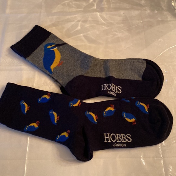 HOBBS London Kingfisher Bird Socks 2 Pair Navy Gray Blue Yellow NWT - Picture 3 of 4
